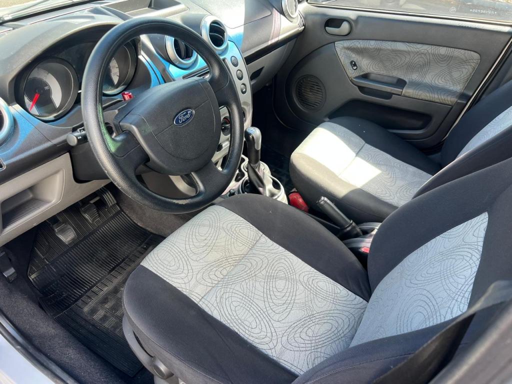 FORD Fiesta Sedan - Foto