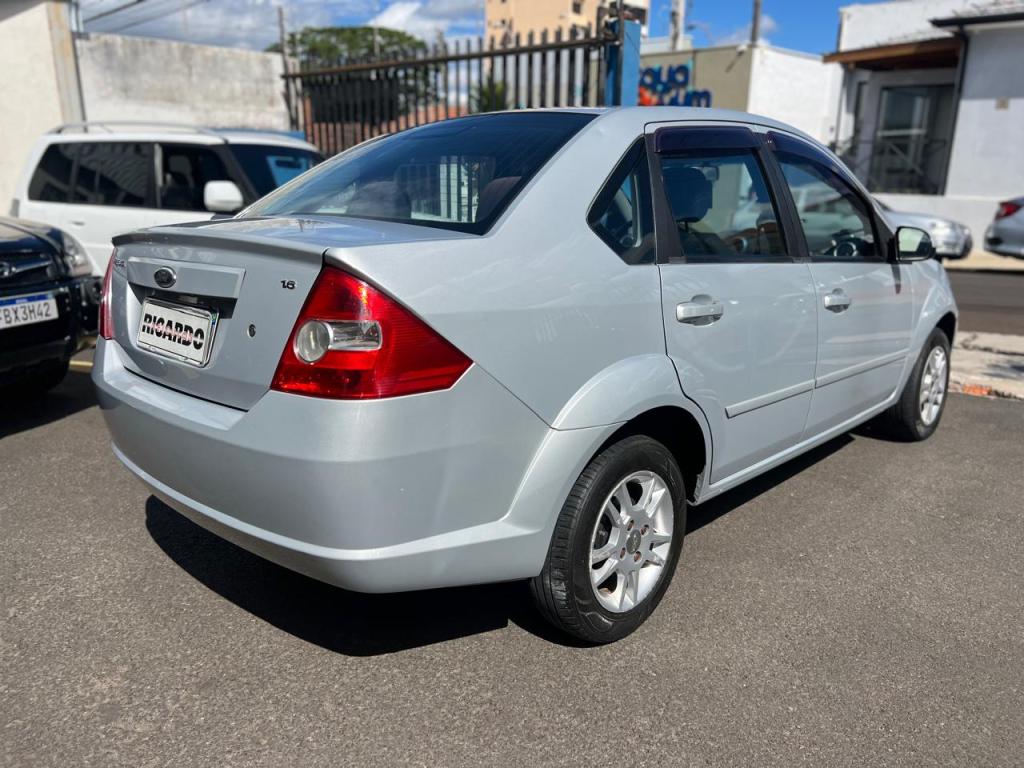 FORD Fiesta Sedan - Foto