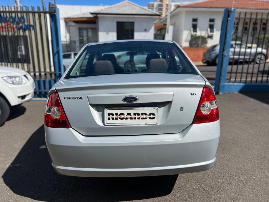 FORD Fiesta Sedan - Foto