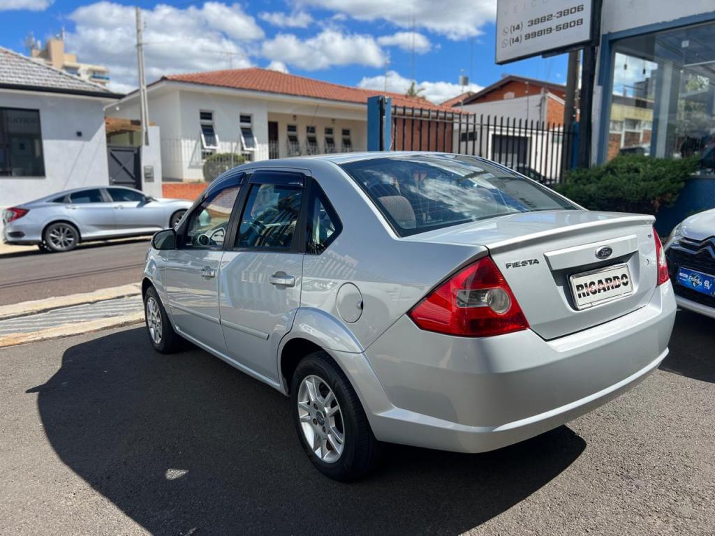 FORD Fiesta Sedan - Foto
