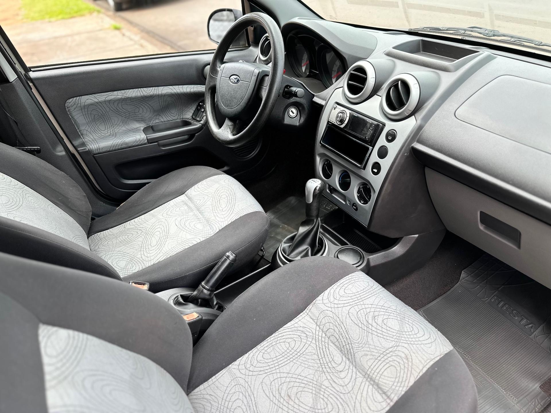 FORD Fiesta Sedan - Foto