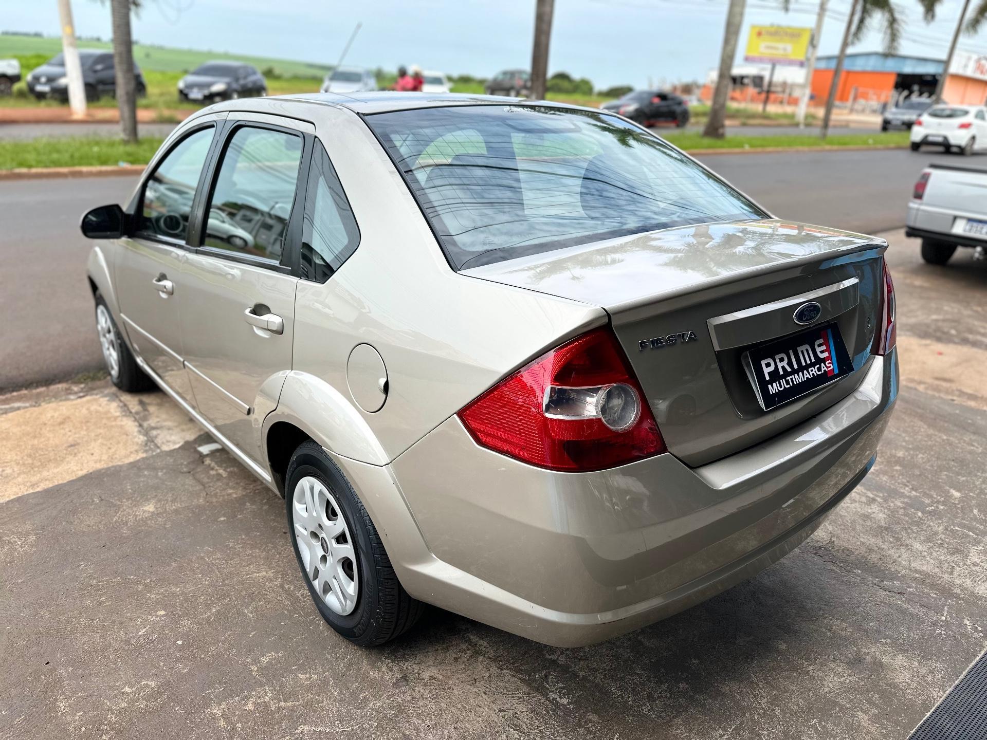 FORD Fiesta Sedan - Foto