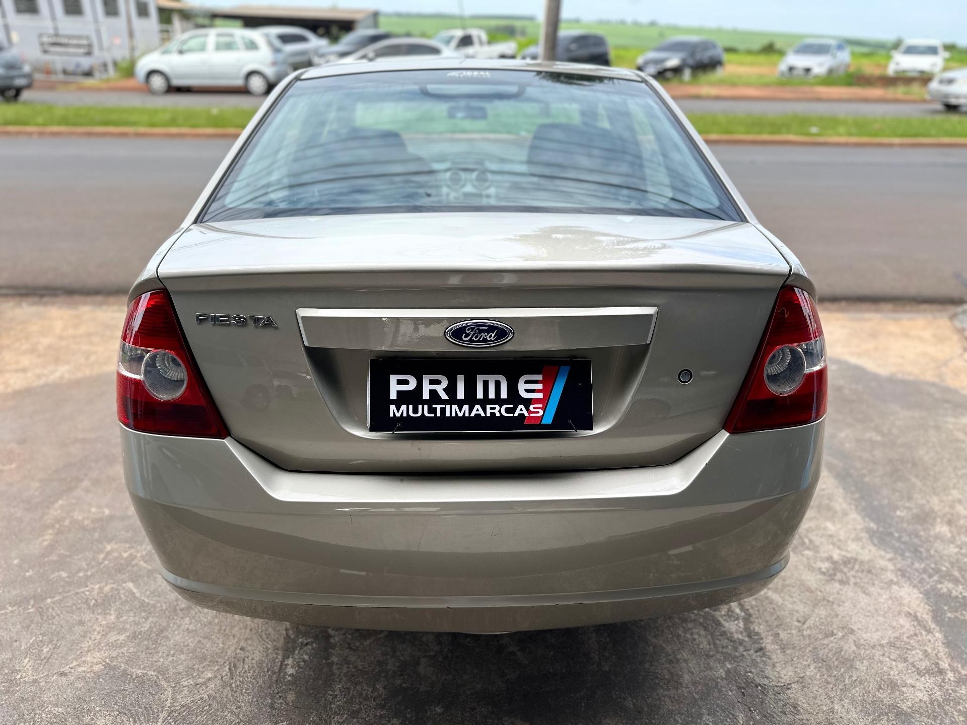 FORD Fiesta Sedan - Foto