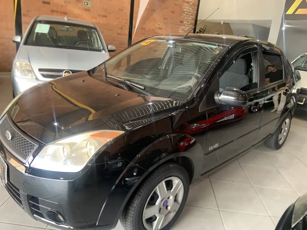 FORD Fiesta Sedan - Foto