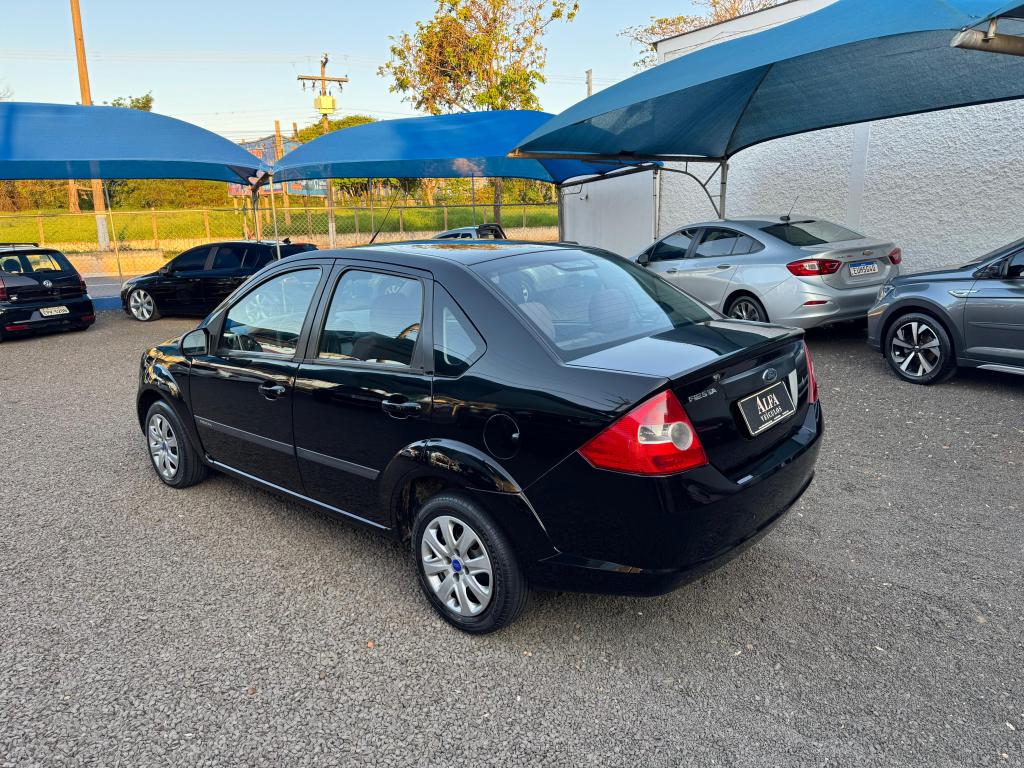 FORD Fiesta Sedan - Foto