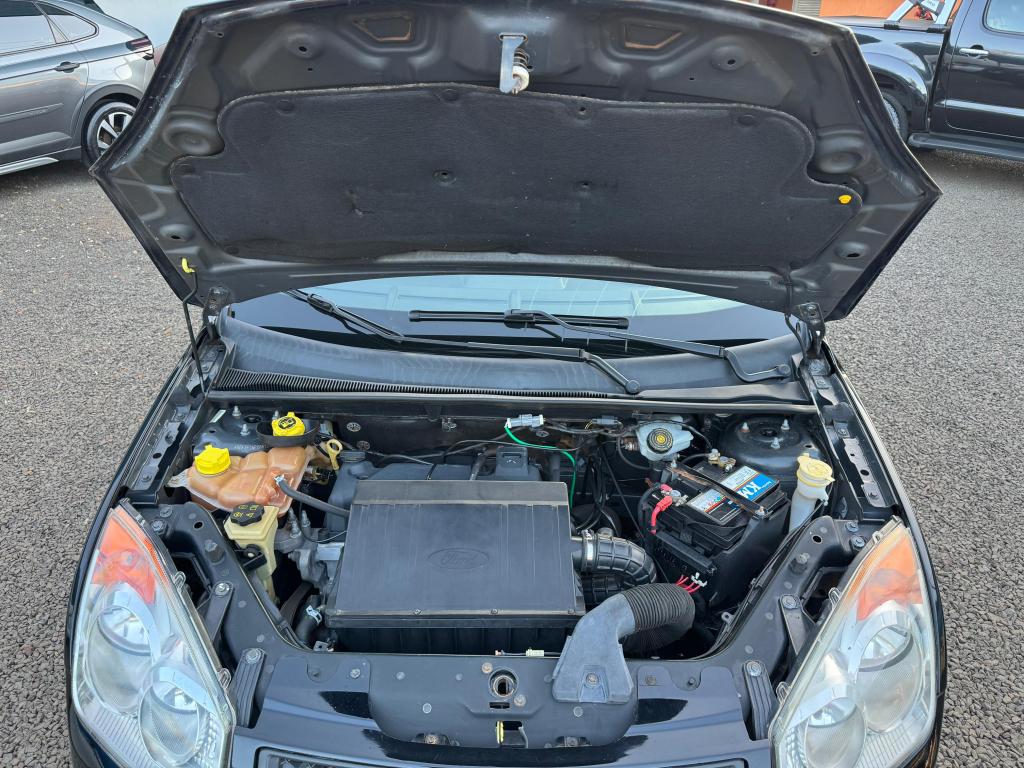 FORD Fiesta Sedan - Foto