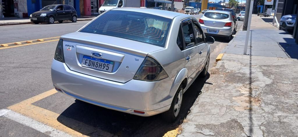 FORD Fiesta Sedan - Foto