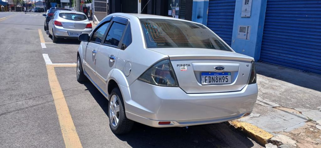 FORD Fiesta Sedan - Foto