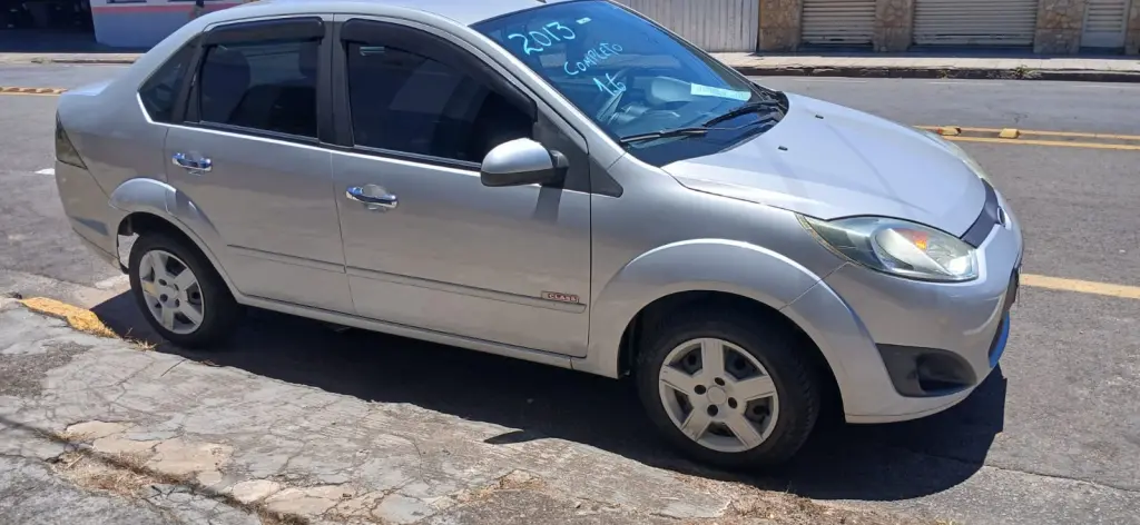 FORD Fiesta Sedan - Foto