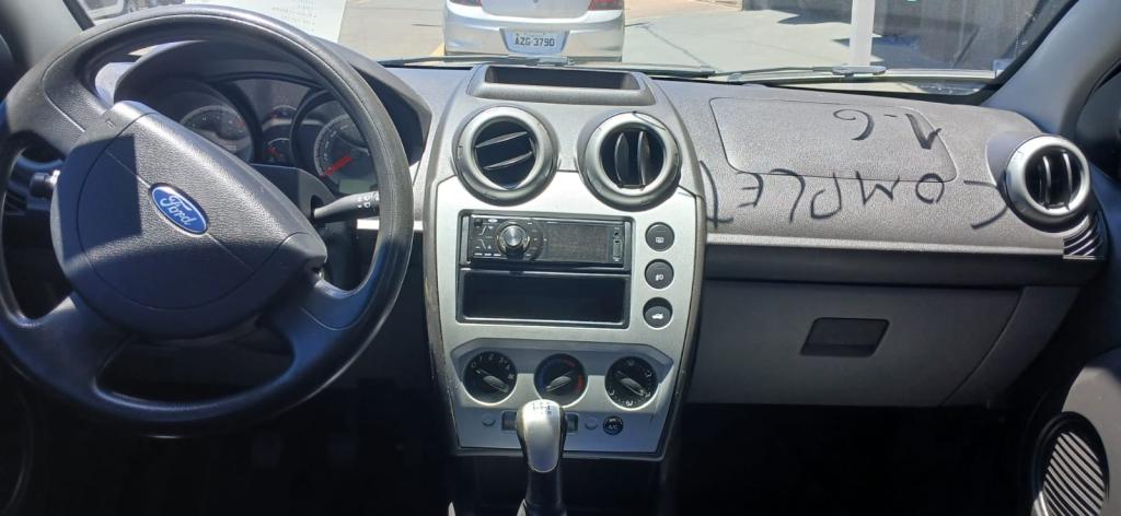 FORD Fiesta Sedan - Foto