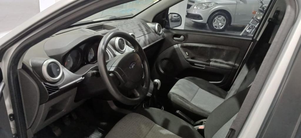 FORD Fiesta Sedan - Foto