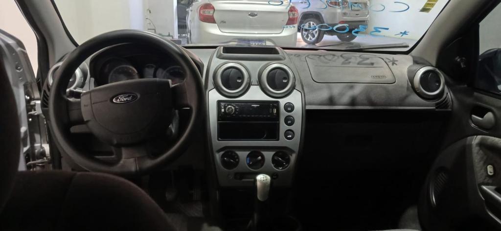 FORD Fiesta Sedan - Foto