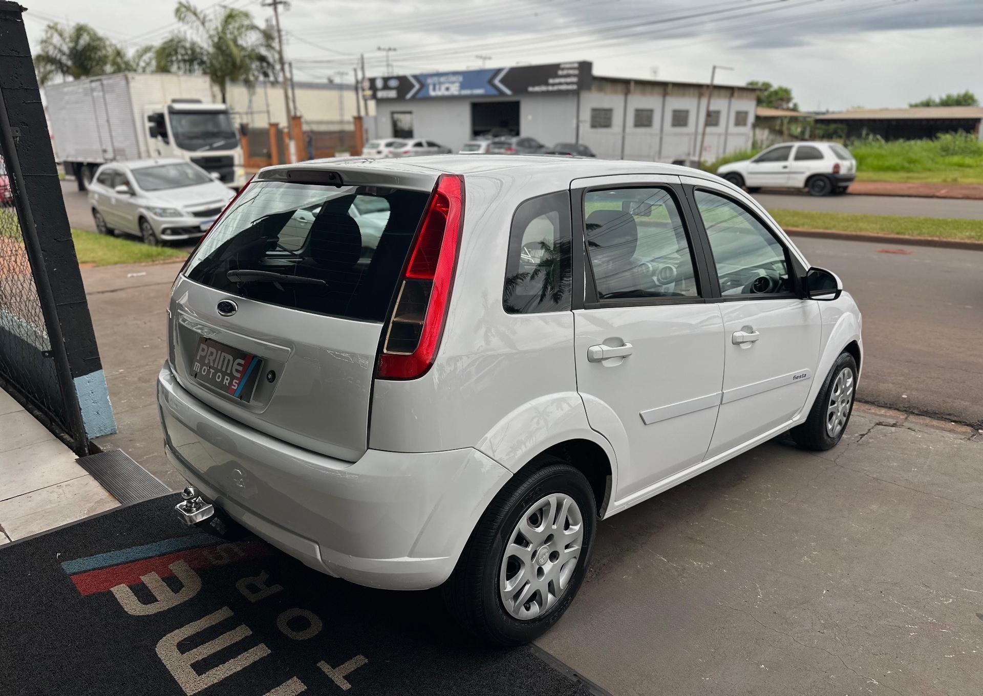 FORD Fiesta Sedan - Foto
