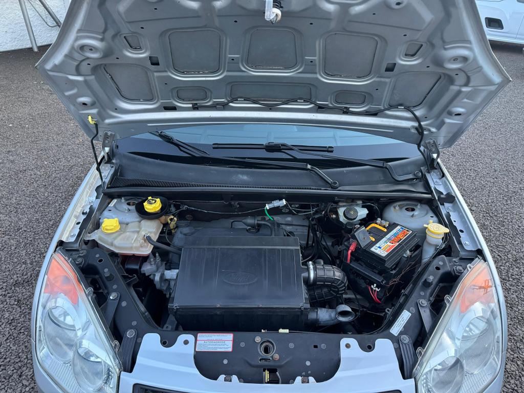 FORD Fiesta Sedan - Foto