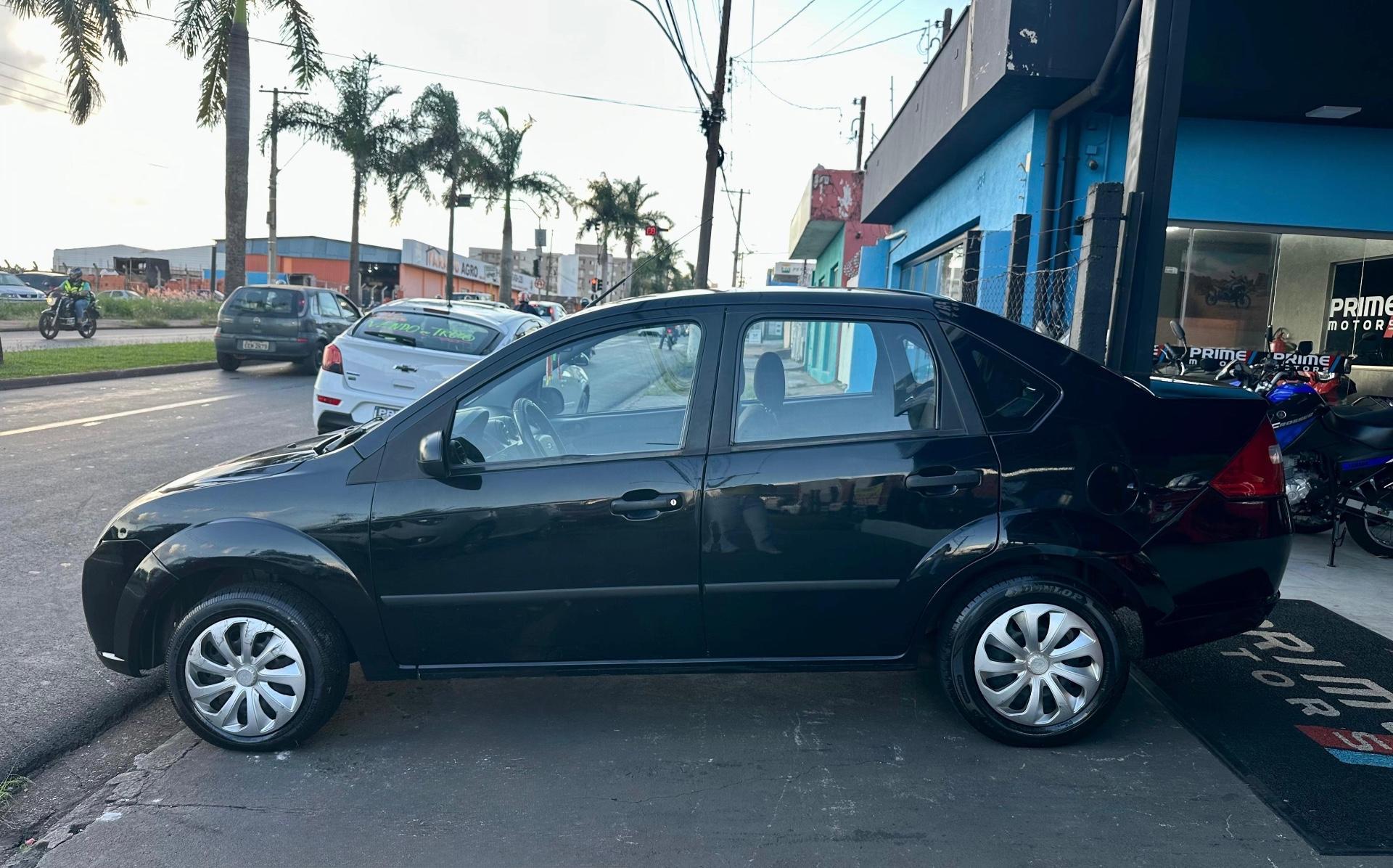 FORD Fiesta Sedan