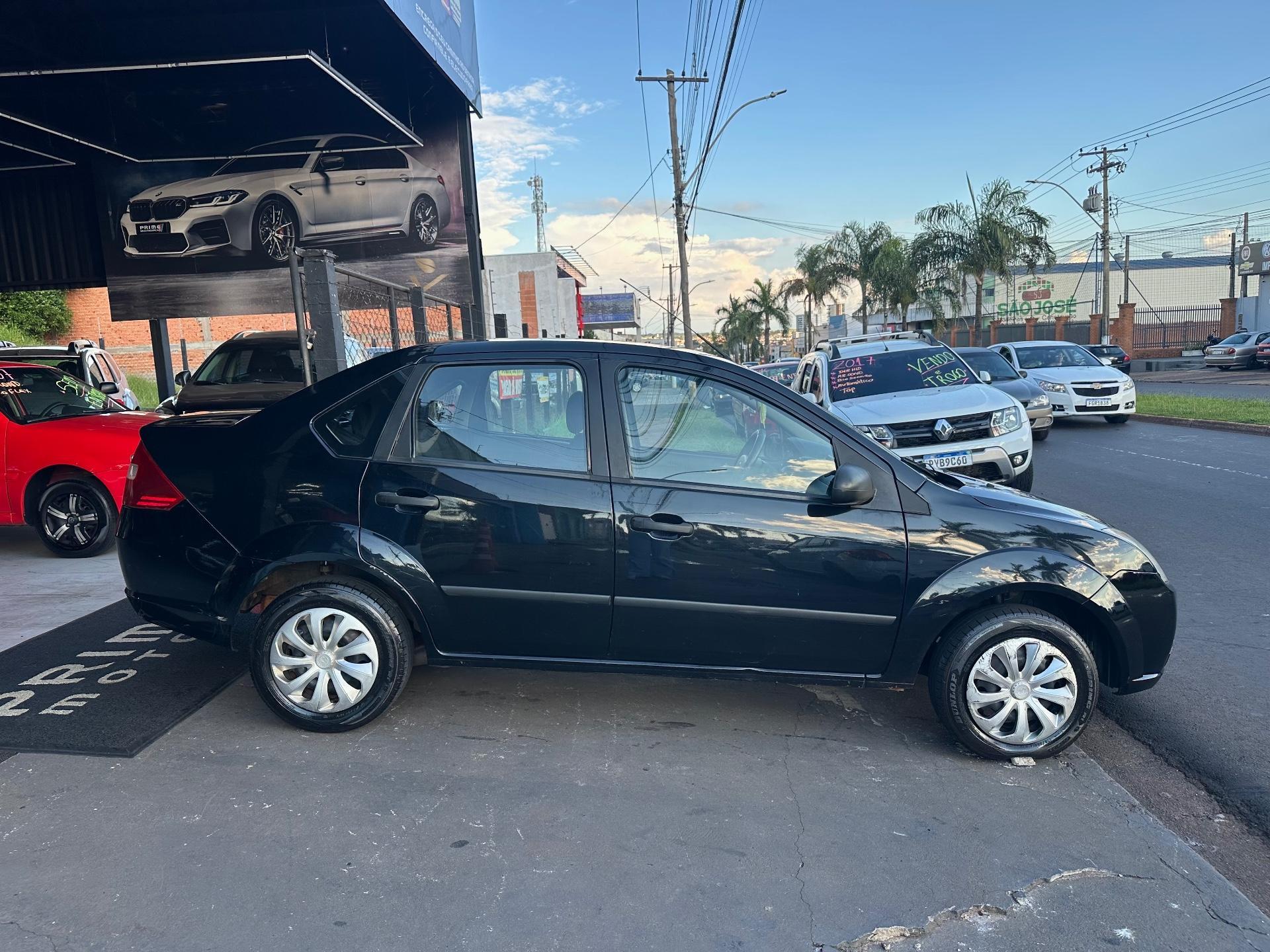 FORD Fiesta Sedan - Foto