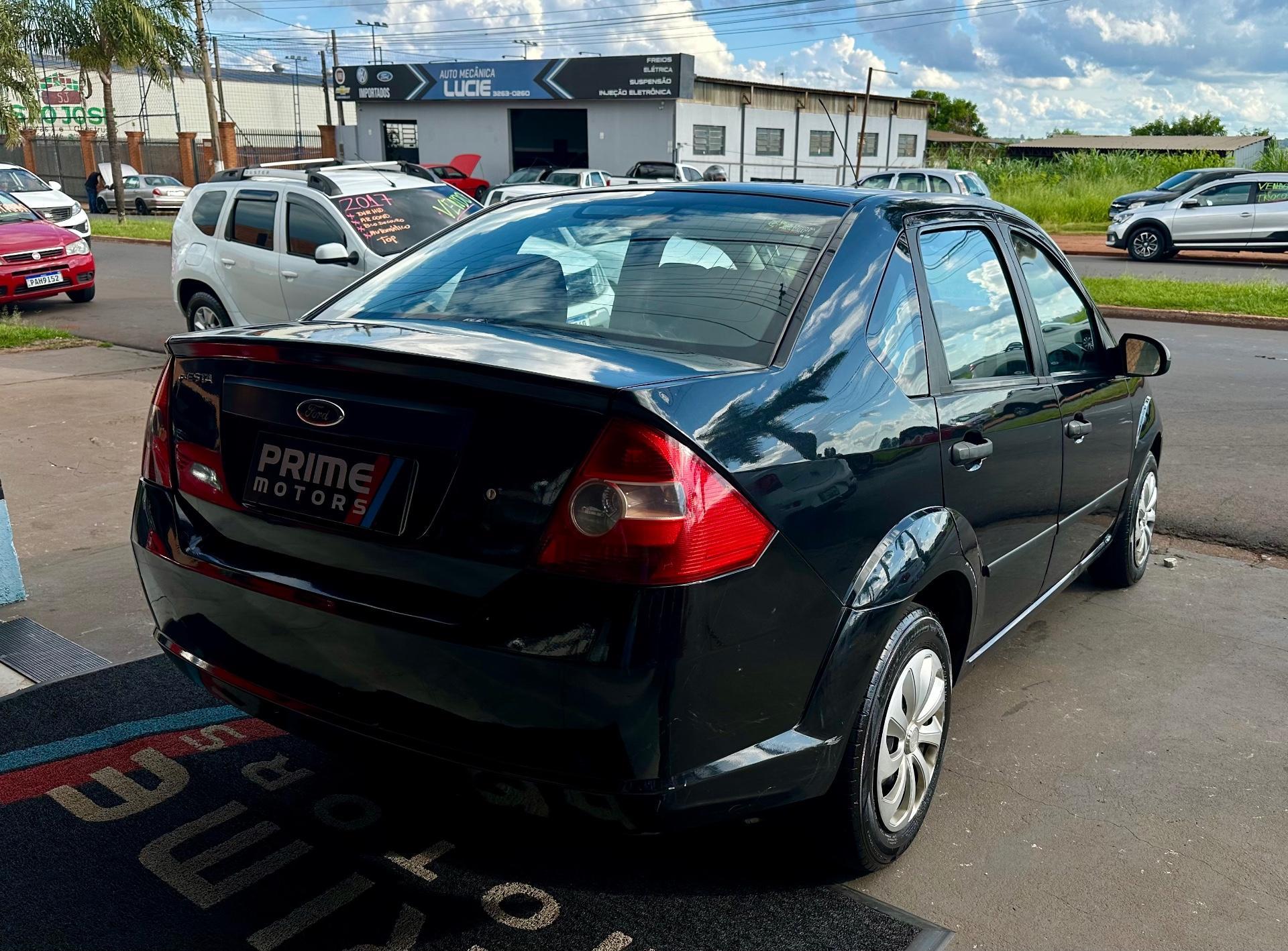 FORD Fiesta Sedan - Foto