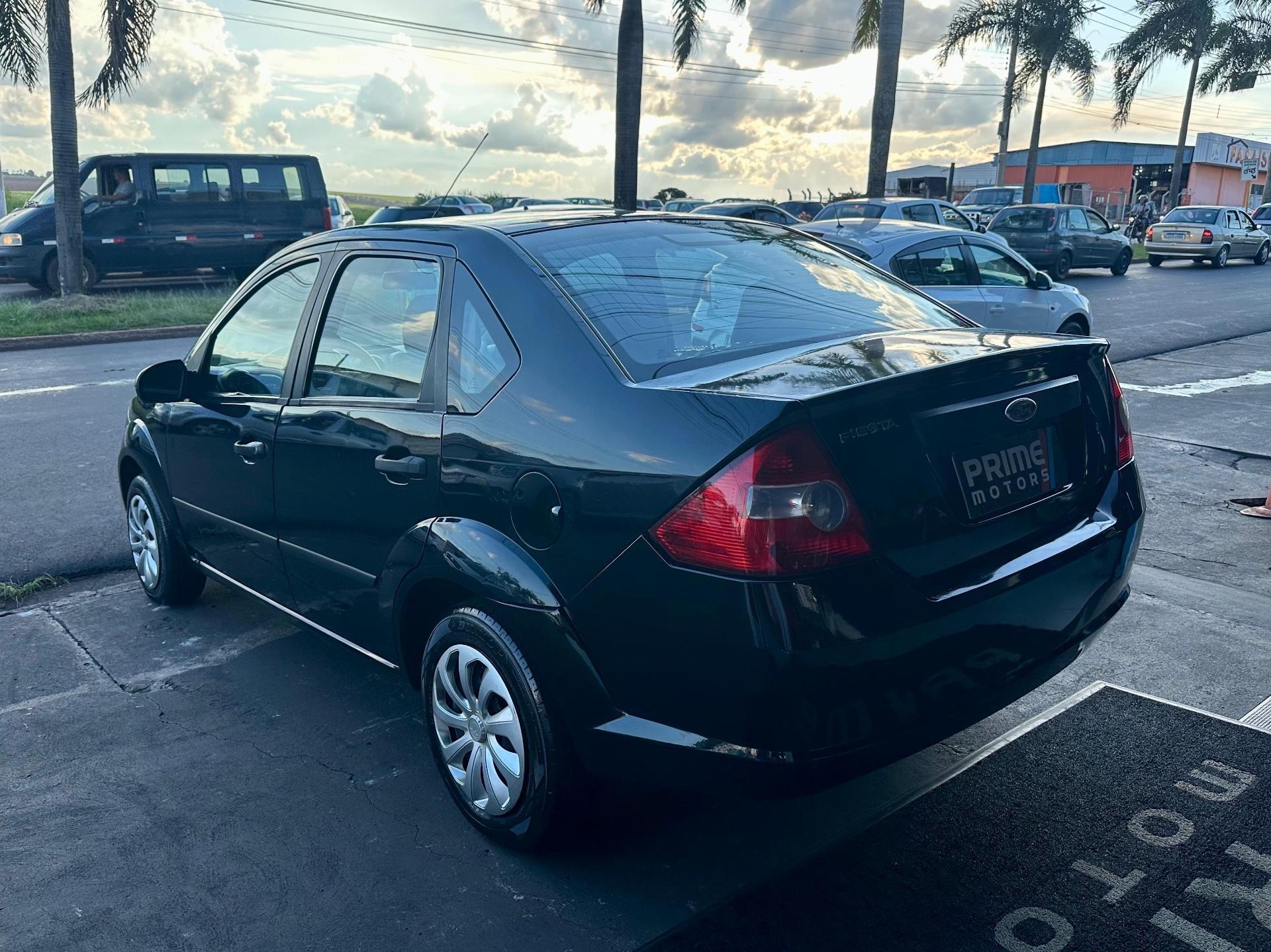 FORD Fiesta Sedan - Foto