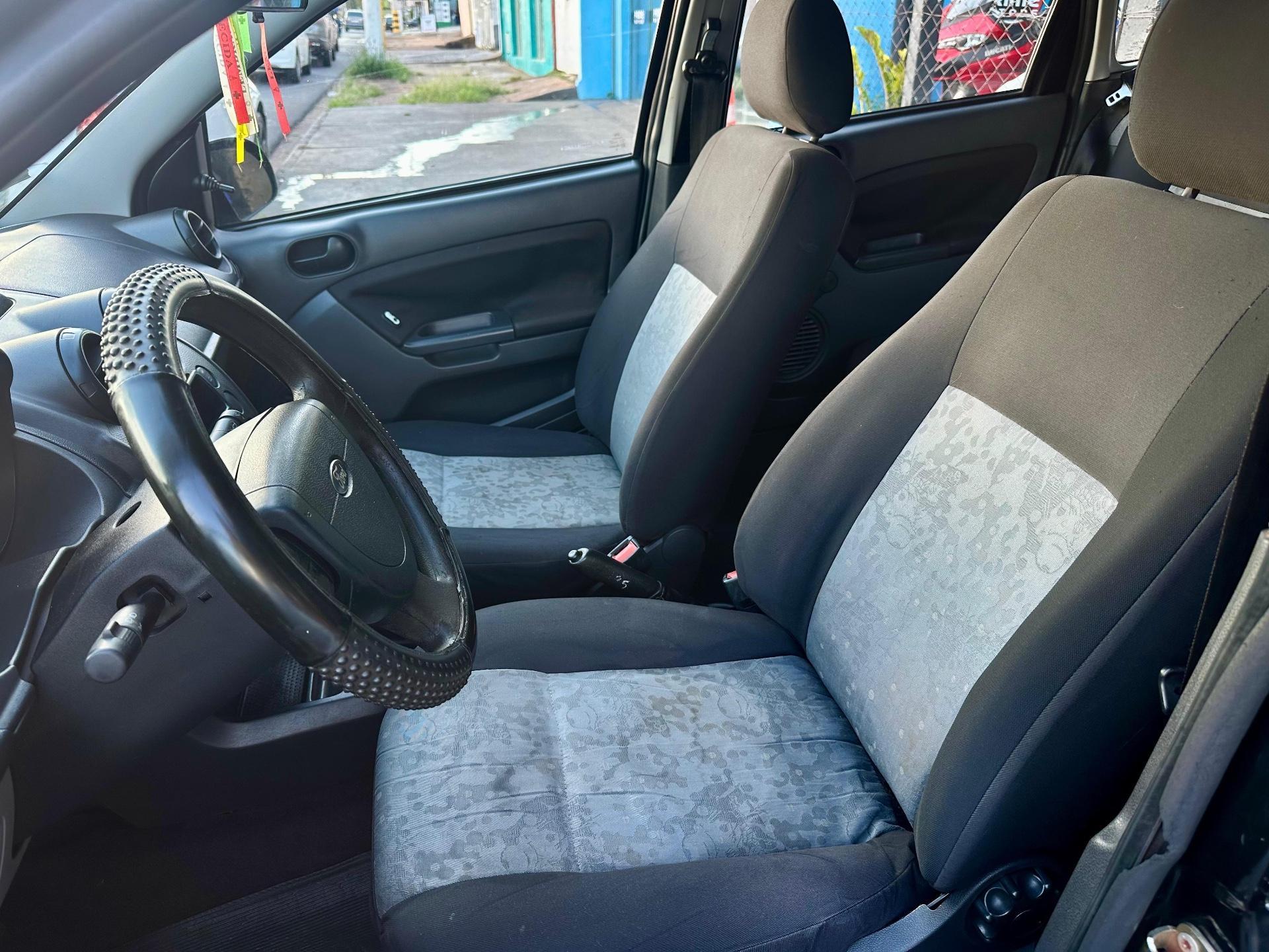 FORD Fiesta Sedan - Foto