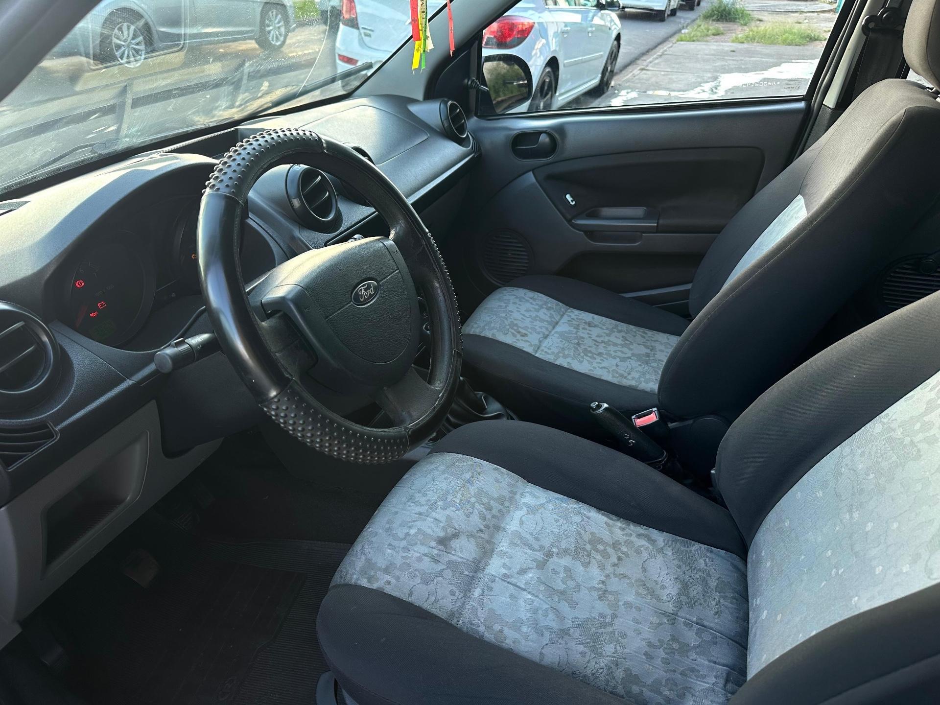 FORD Fiesta Sedan - Foto