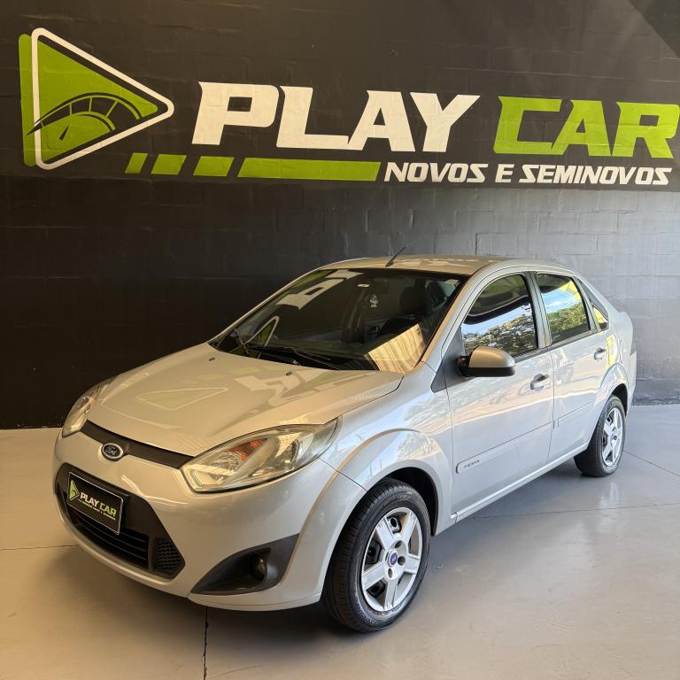 FORD Fiesta Sedan