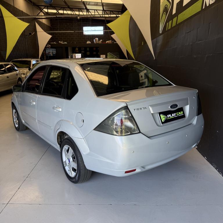 FORD Fiesta Sedan - Foto
