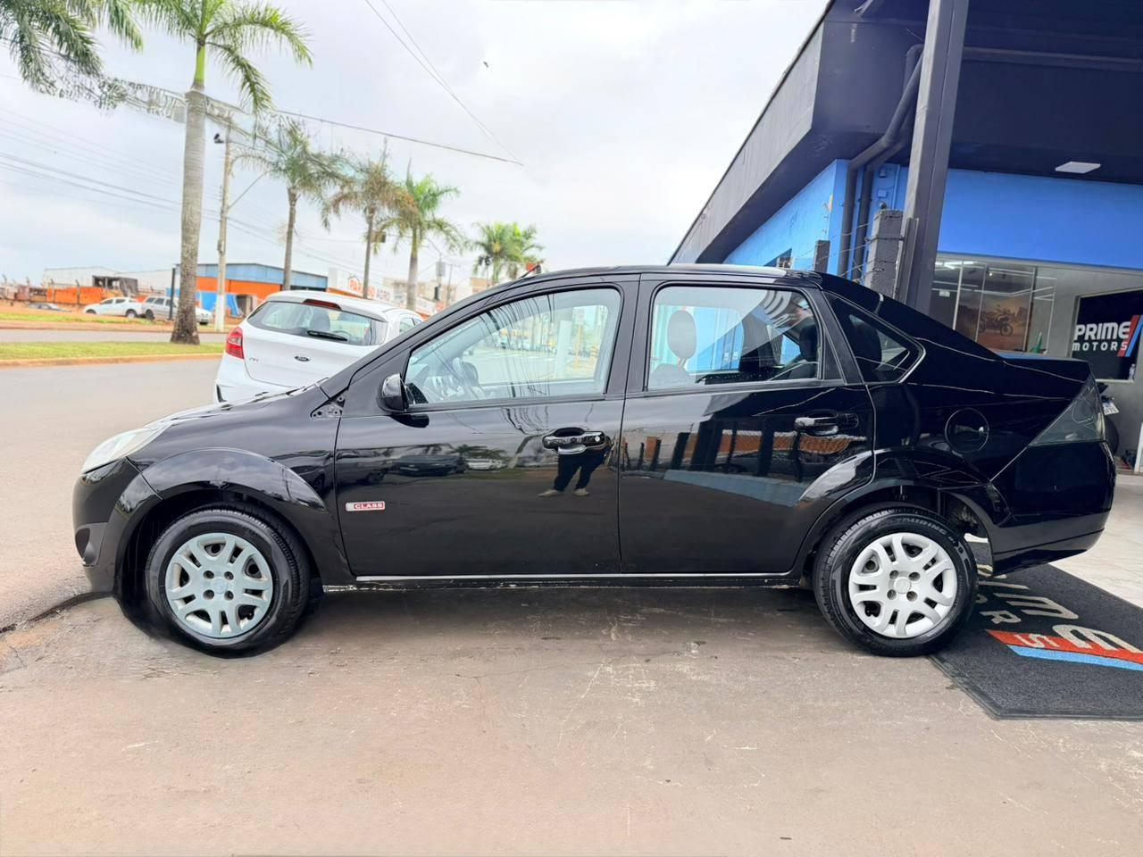 FORD Fiesta Sedan