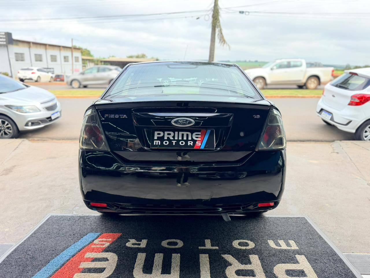 FORD Fiesta Sedan - Foto