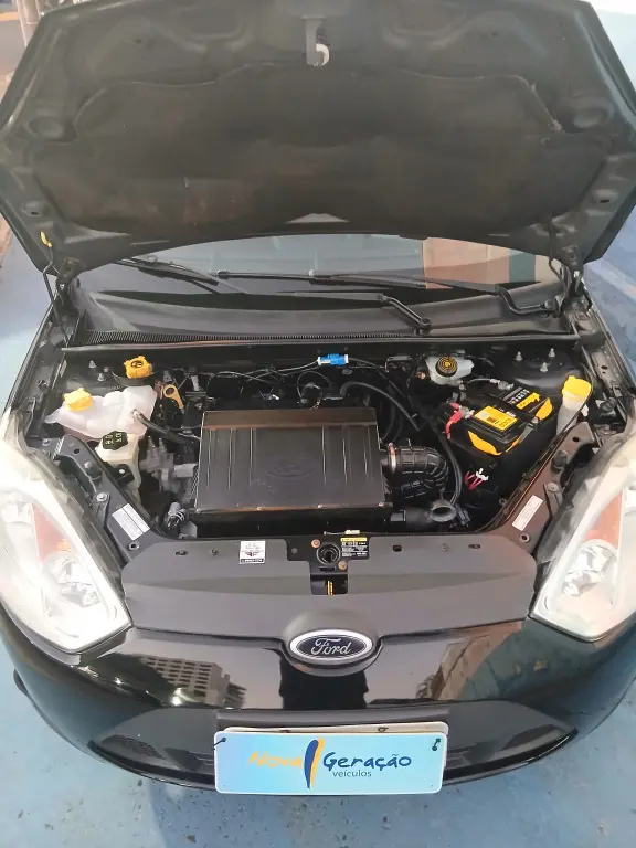 FORD Fiesta Sedan - Foto