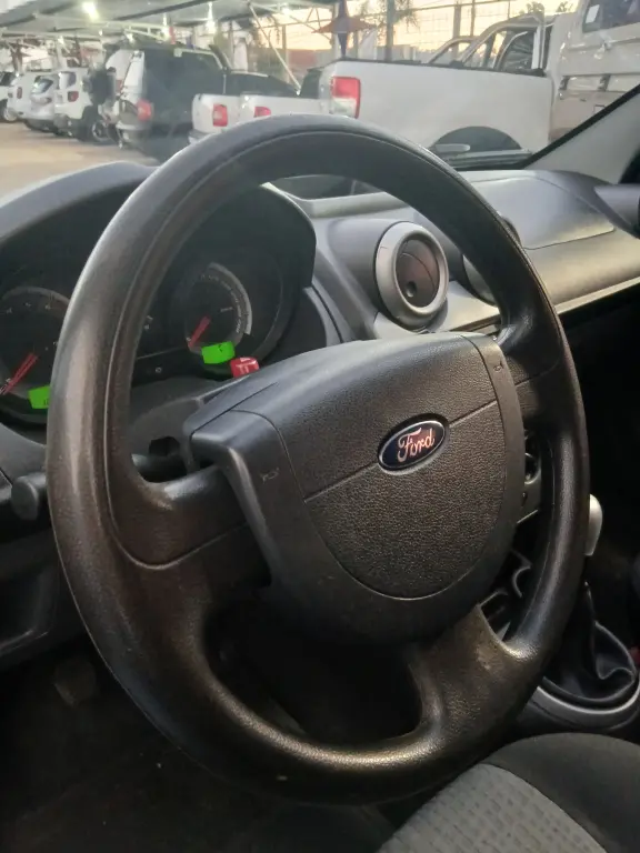FORD Fiesta Sedan - Foto