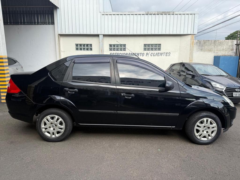 FORD Fiesta Sedan - Foto