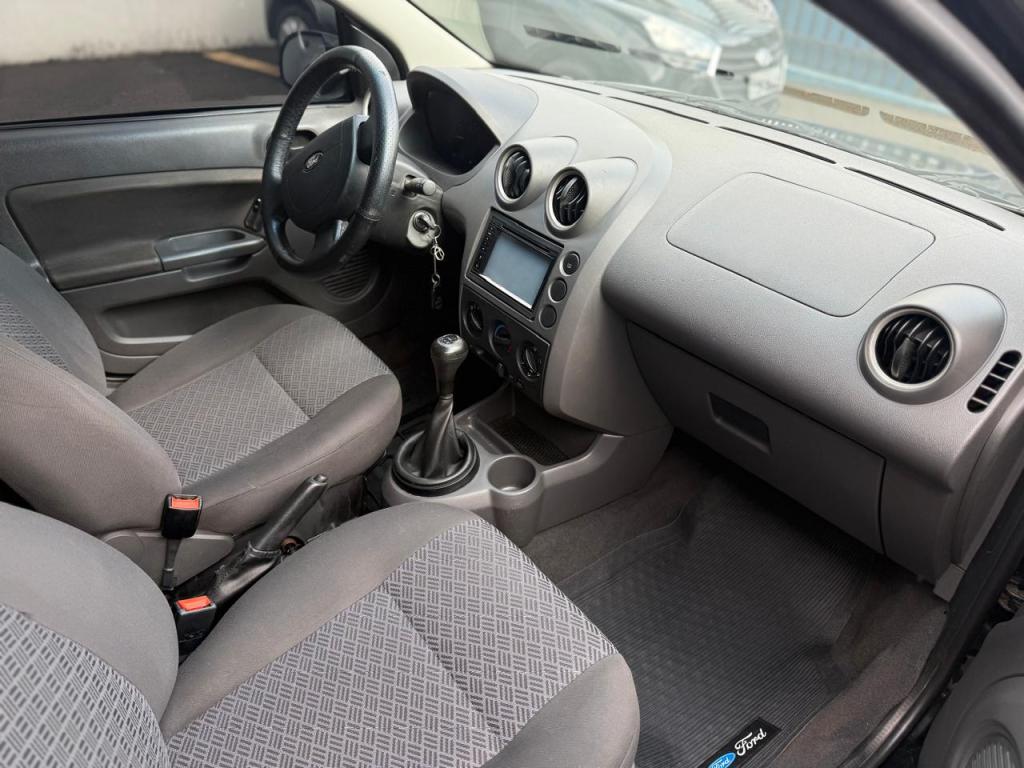 FORD Fiesta Sedan - Foto