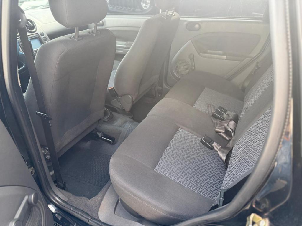 FORD Fiesta Sedan - Foto