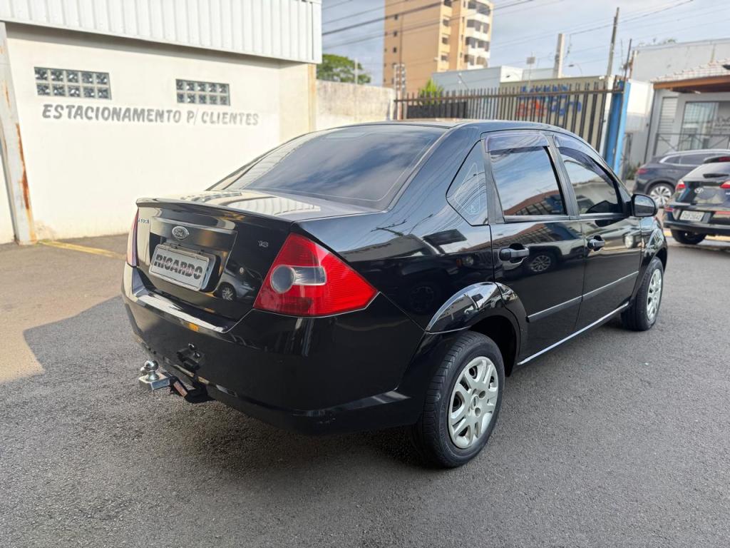 FORD Fiesta Sedan - Foto