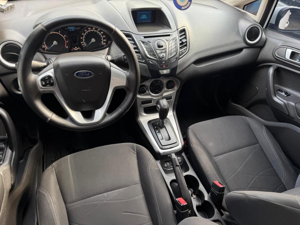 FORD Fiesta Sedan - Foto