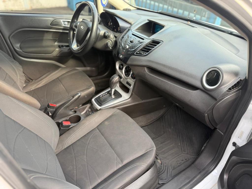 FORD Fiesta Sedan - Foto