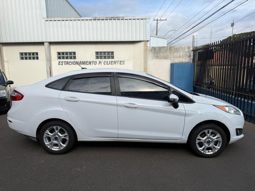 FORD Fiesta Sedan - Foto