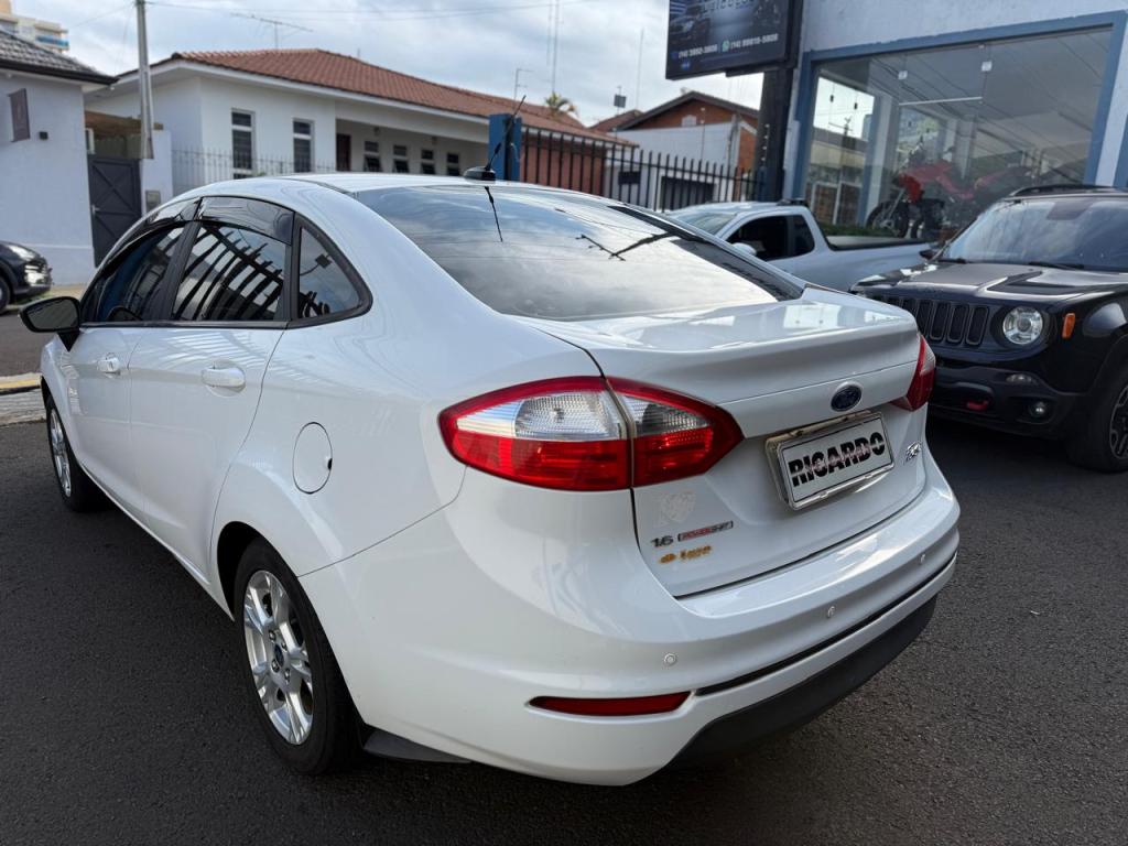 FORD Fiesta Sedan - Foto