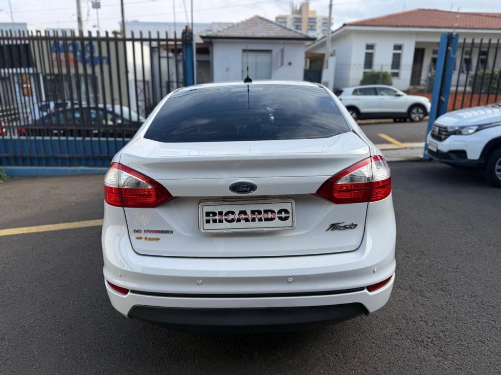 FORD Fiesta Sedan - Foto