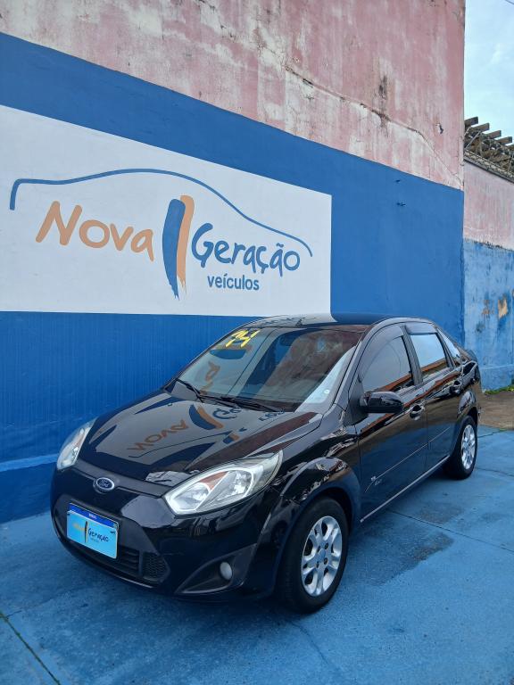 FORD Fiesta Sedan