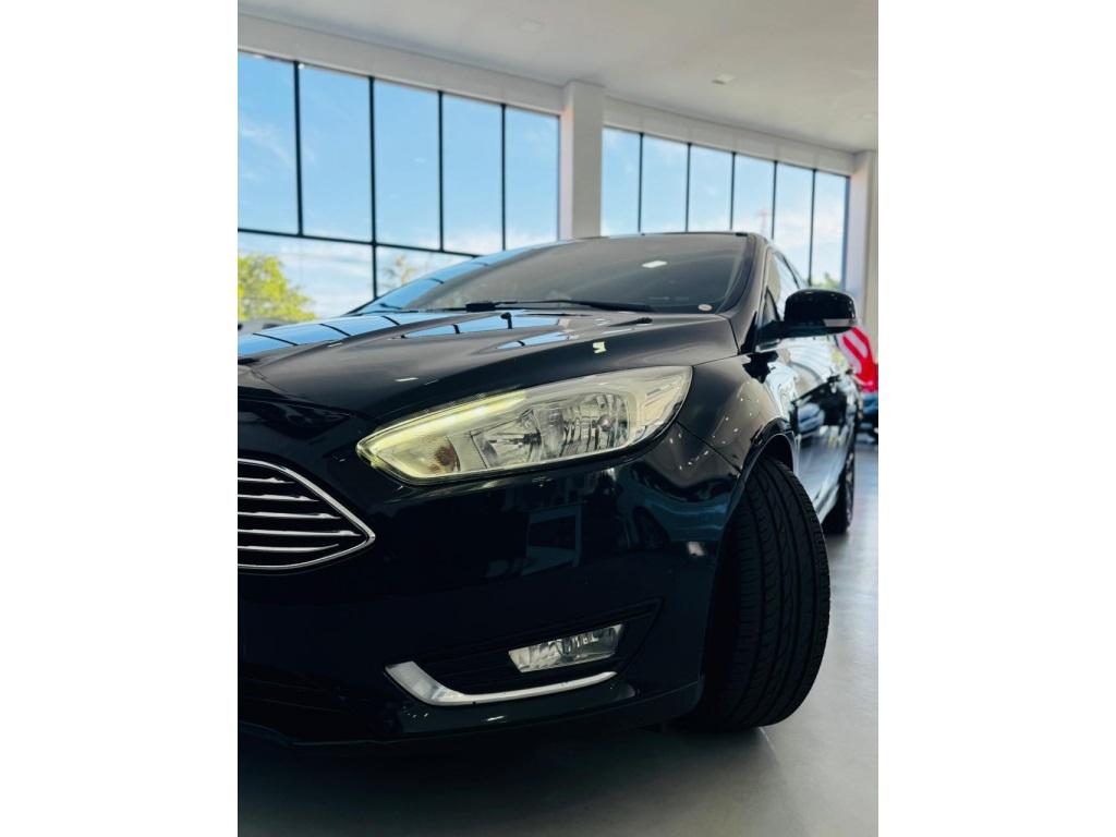 FORD Focus Hatch - Foto