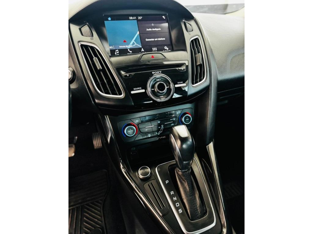 FORD Focus Hatch - Foto