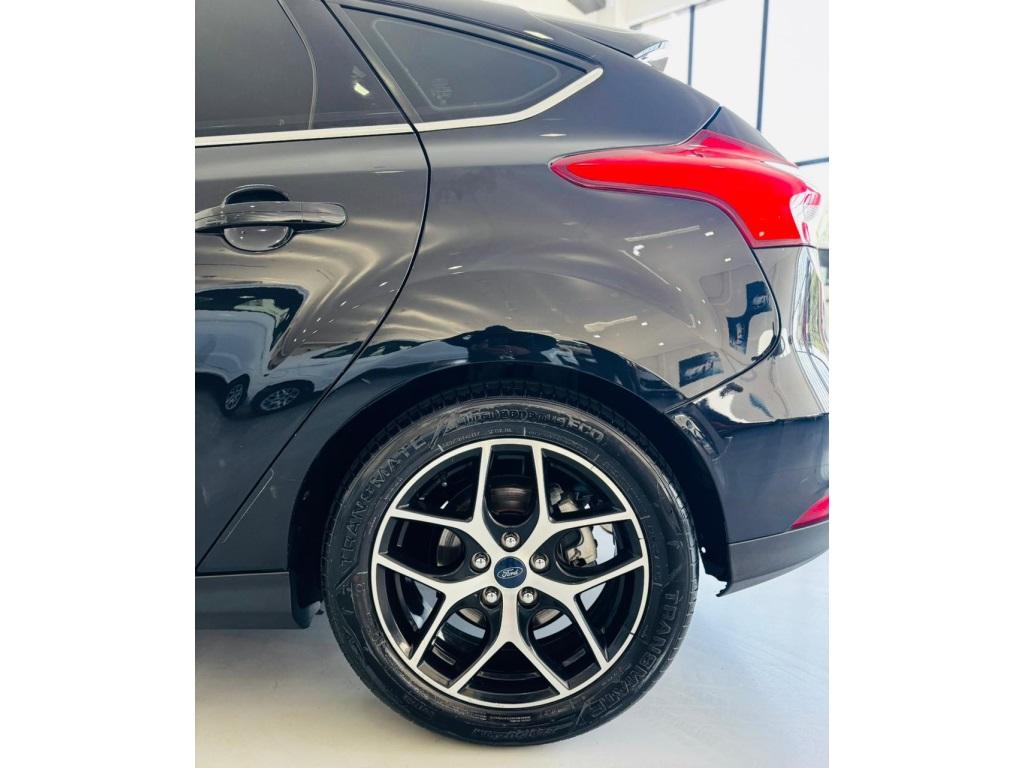 FORD Focus Hatch - Foto