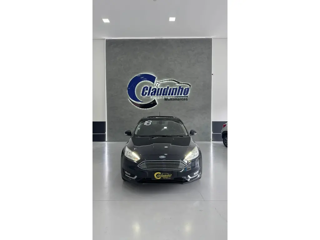 FORD Focus Hatch - Foto