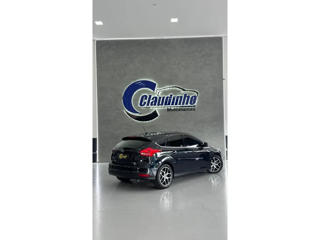 FORD Focus Hatch - Foto