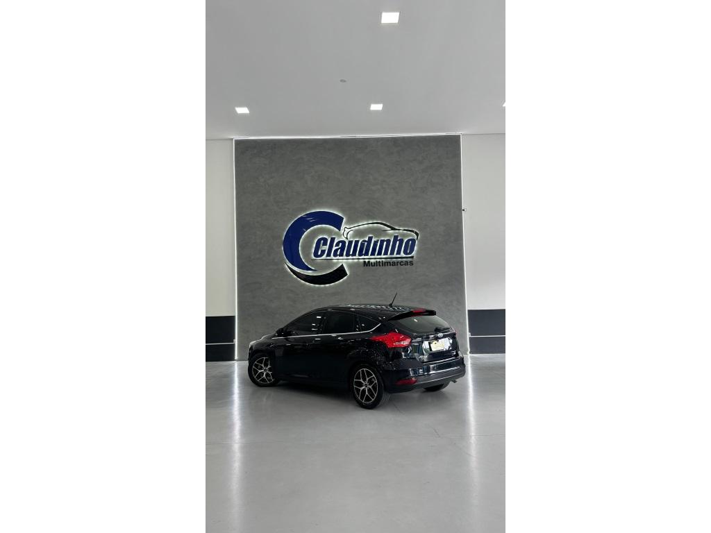 FORD Focus Hatch - Foto
