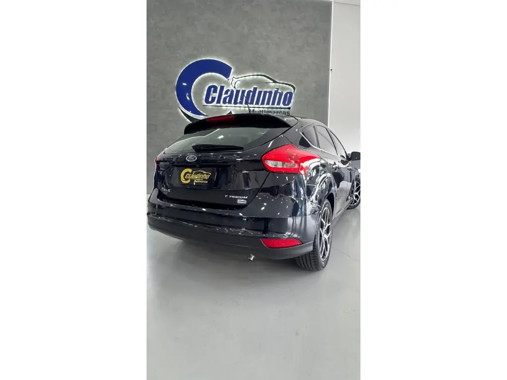 FORD Focus Hatch - Foto