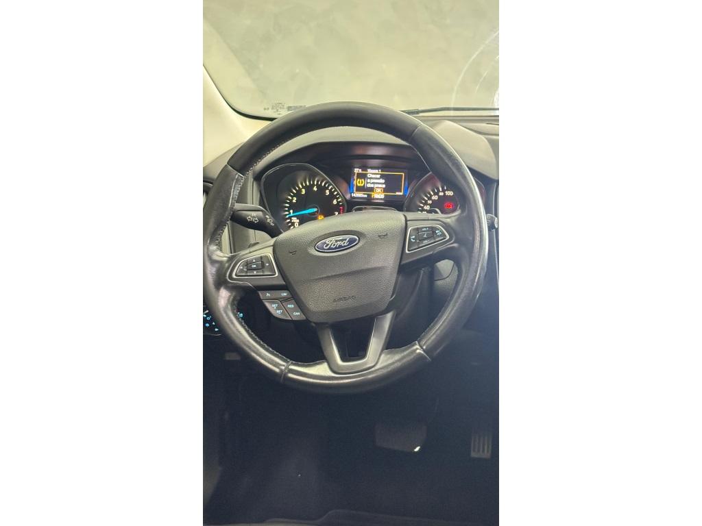 FORD Focus Hatch - Foto