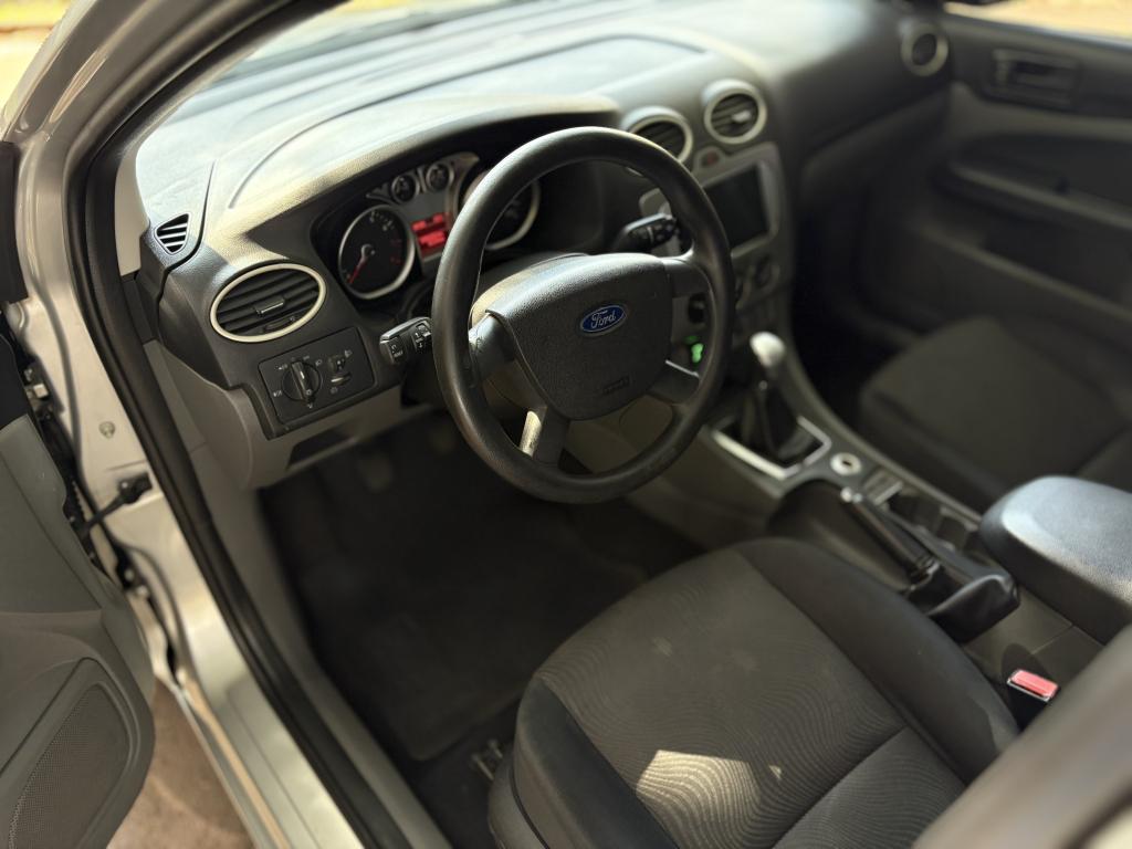 FORD Focus Hatch - Foto