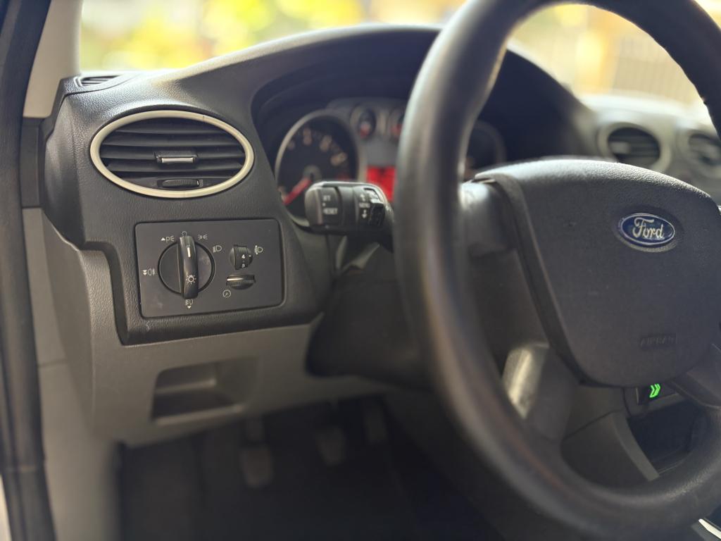 FORD Focus Hatch - Foto